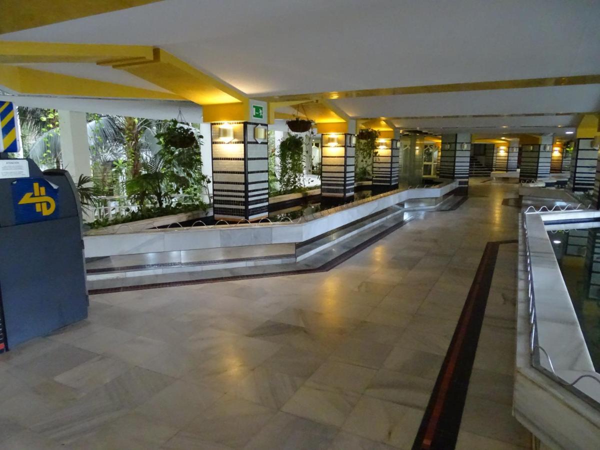 Apartamento En Benalbeach 贝纳尔马德纳 外观 照片